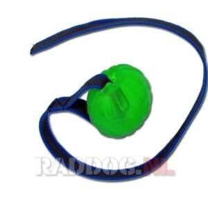 Alternative view of Chew ball met lang koord