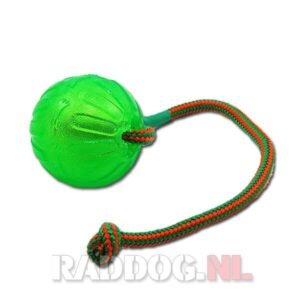 Alternative view of STARMARK small Chew Ball met koord 7cm